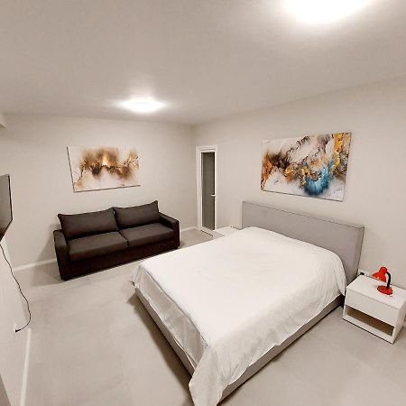 Tirana City Center Apartment 외부 사진